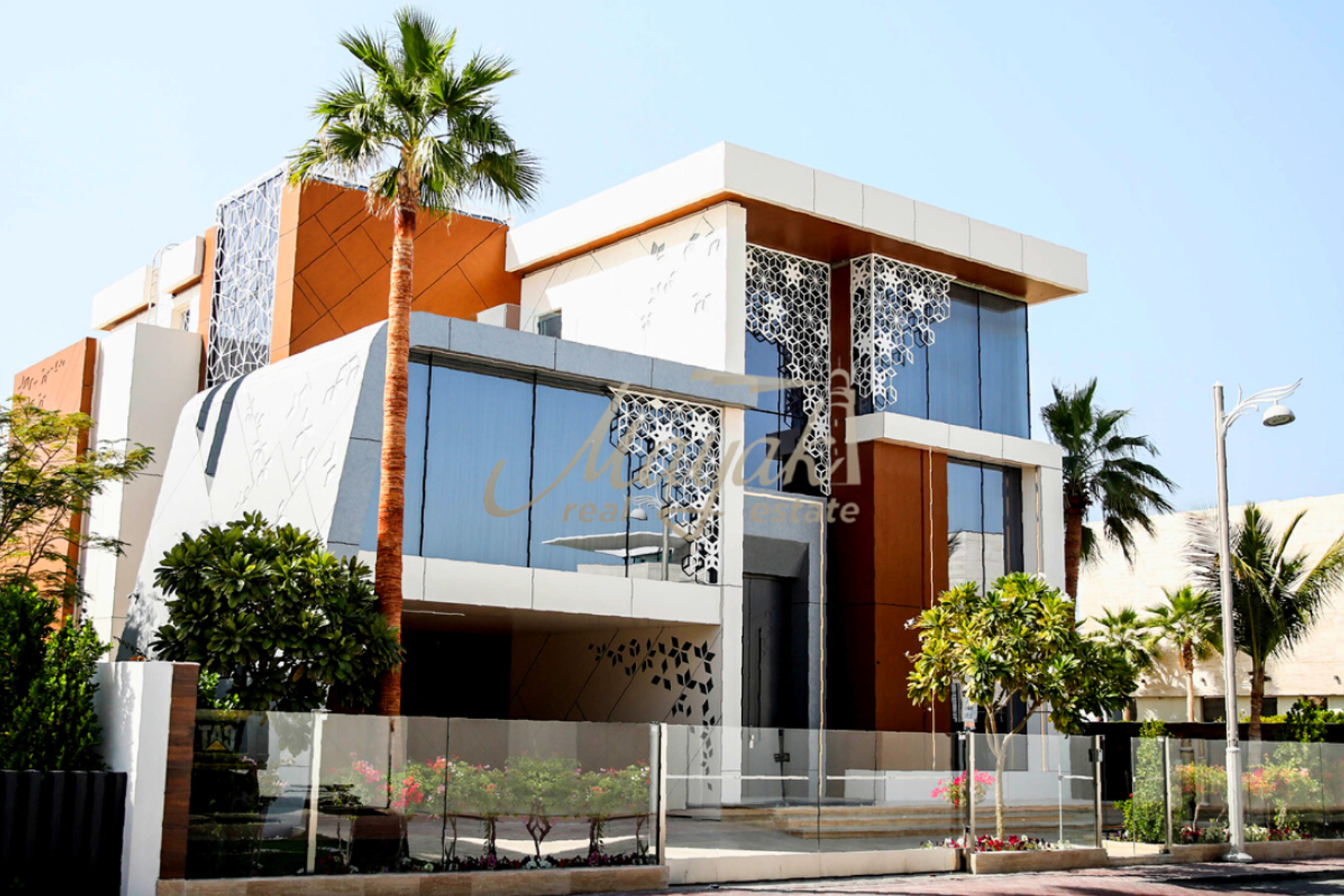 Exquisite 6-Bedroom Luxury Villa on Palm Jumeirah