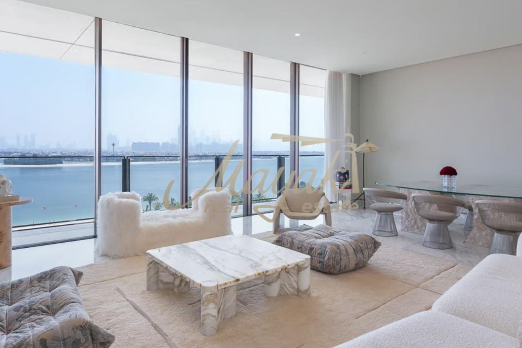 Stunning, 2 bdr with the dual view, unique design and premium materials.