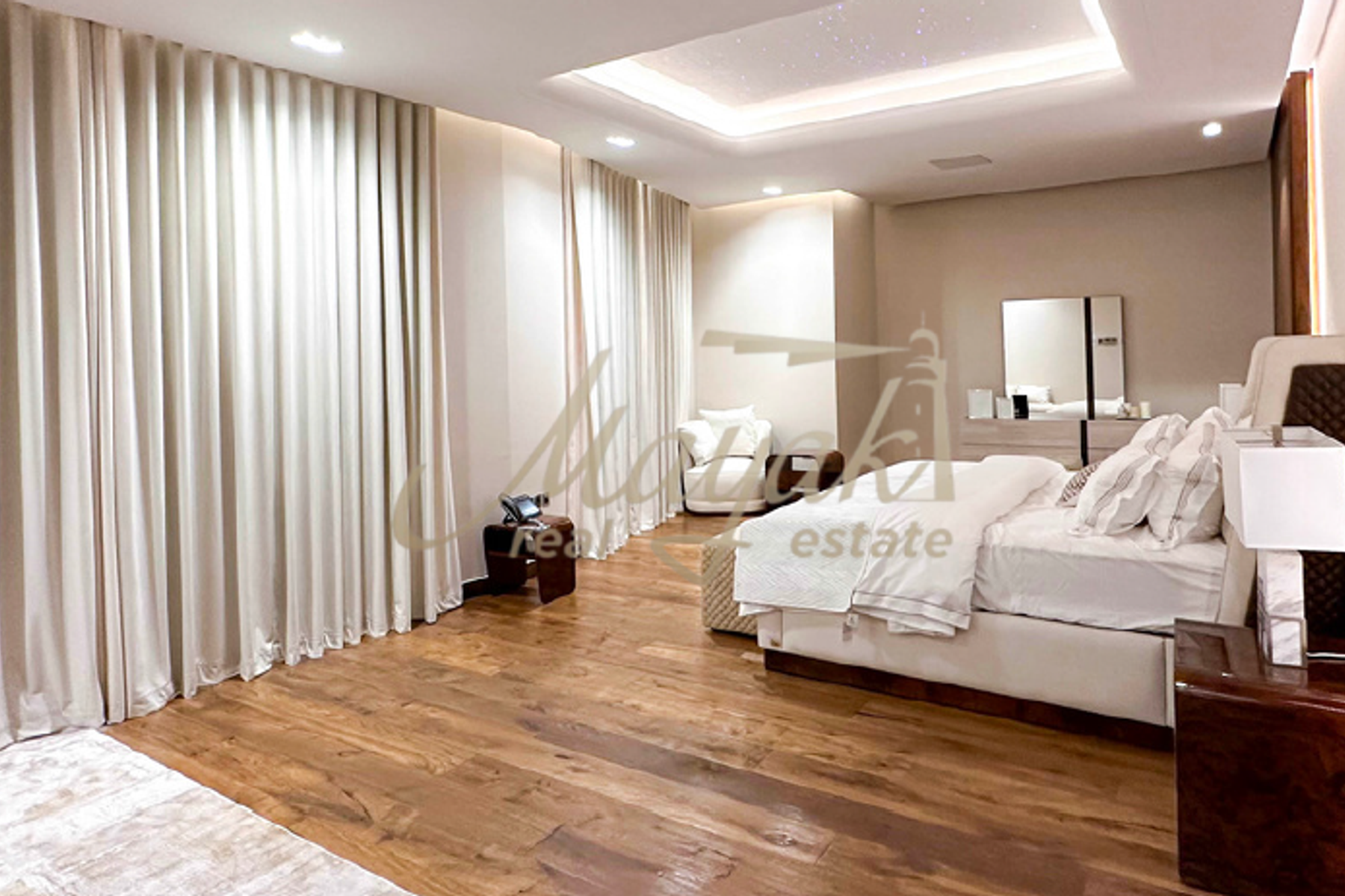 Exquisite 6-Bedroom Luxury Villa on Palm Jumeirah