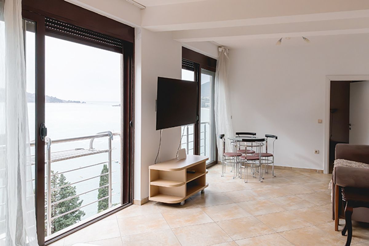 Two-Bedroom Apartment with Sea Views in Rafailovici