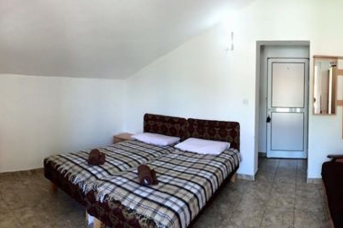 Seven-Bedroom House in Herceg Novi near Lazure