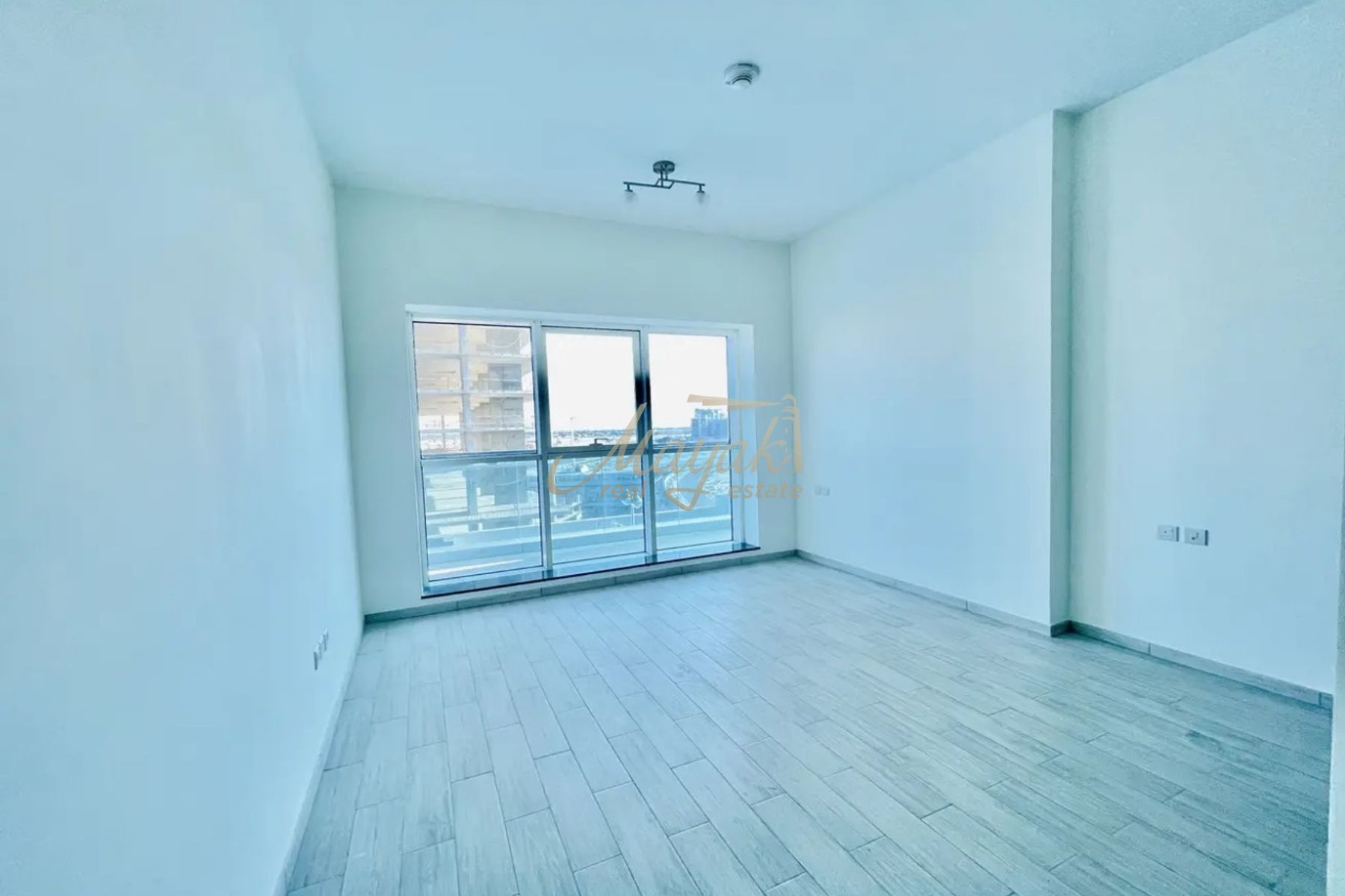 Spacious 1-BR | Low Floor | Smart Investment