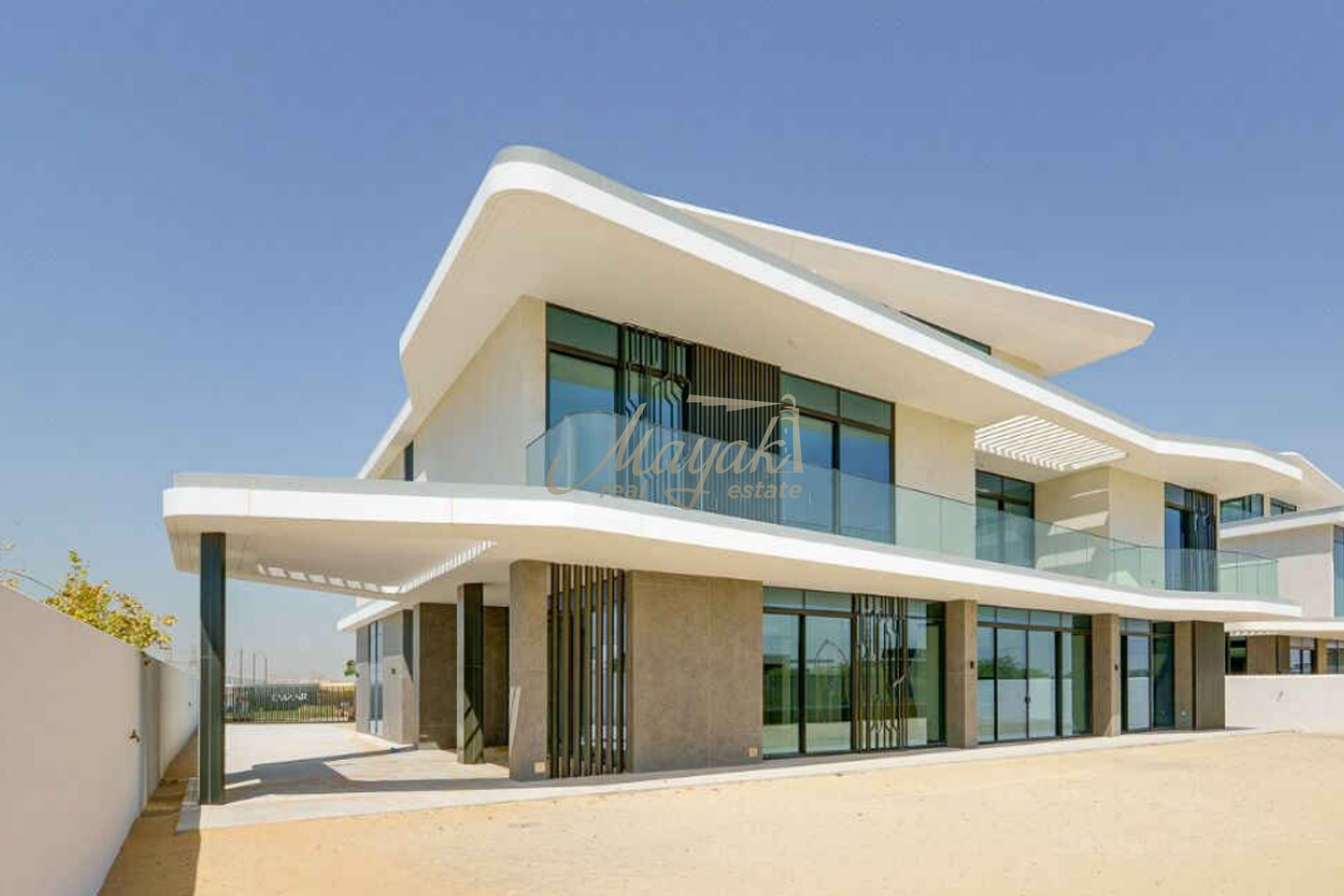 Совершенно новая вилла Lamborghini V8 с 6 спальнями | Расположена в одном ряду | Вид на поле для гольфа