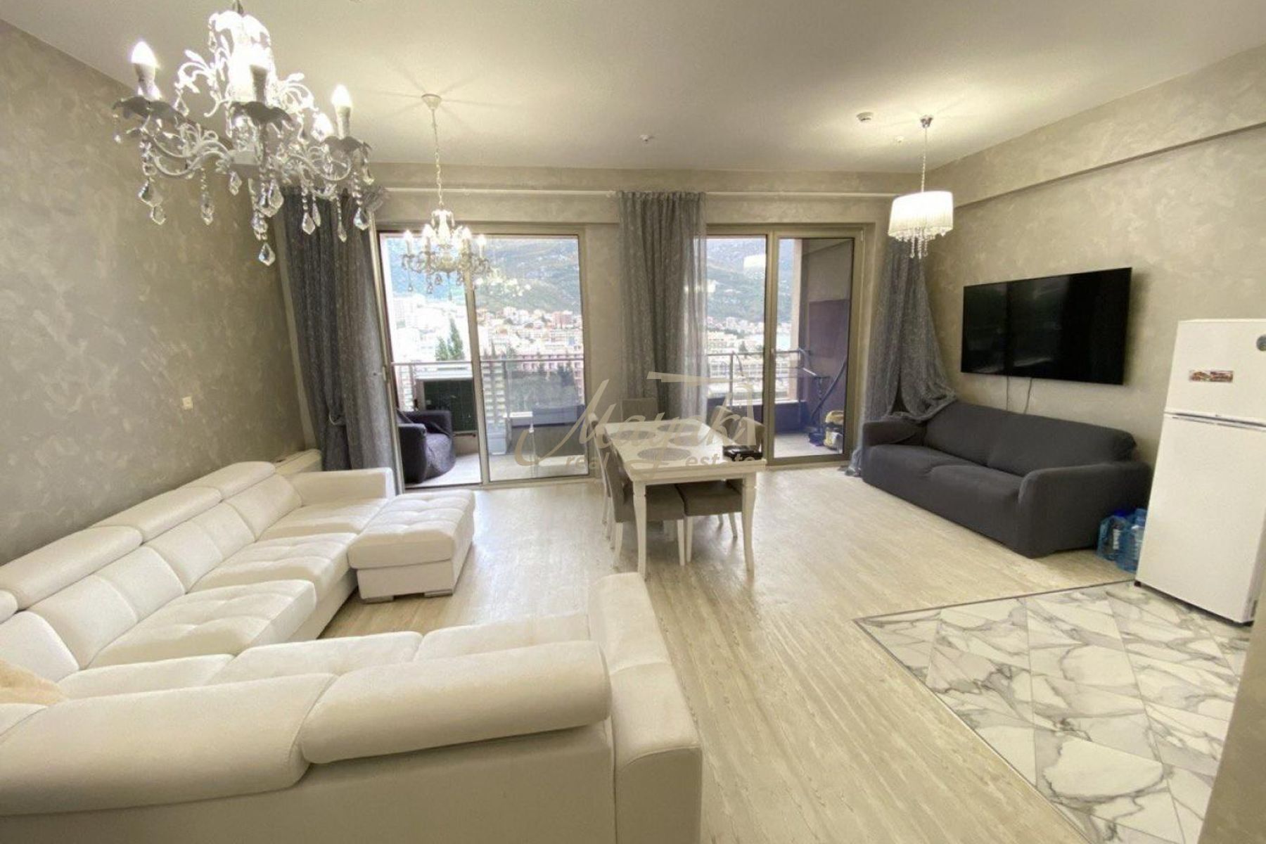 Three-Bedroom Apartment in Bečići, Budva
