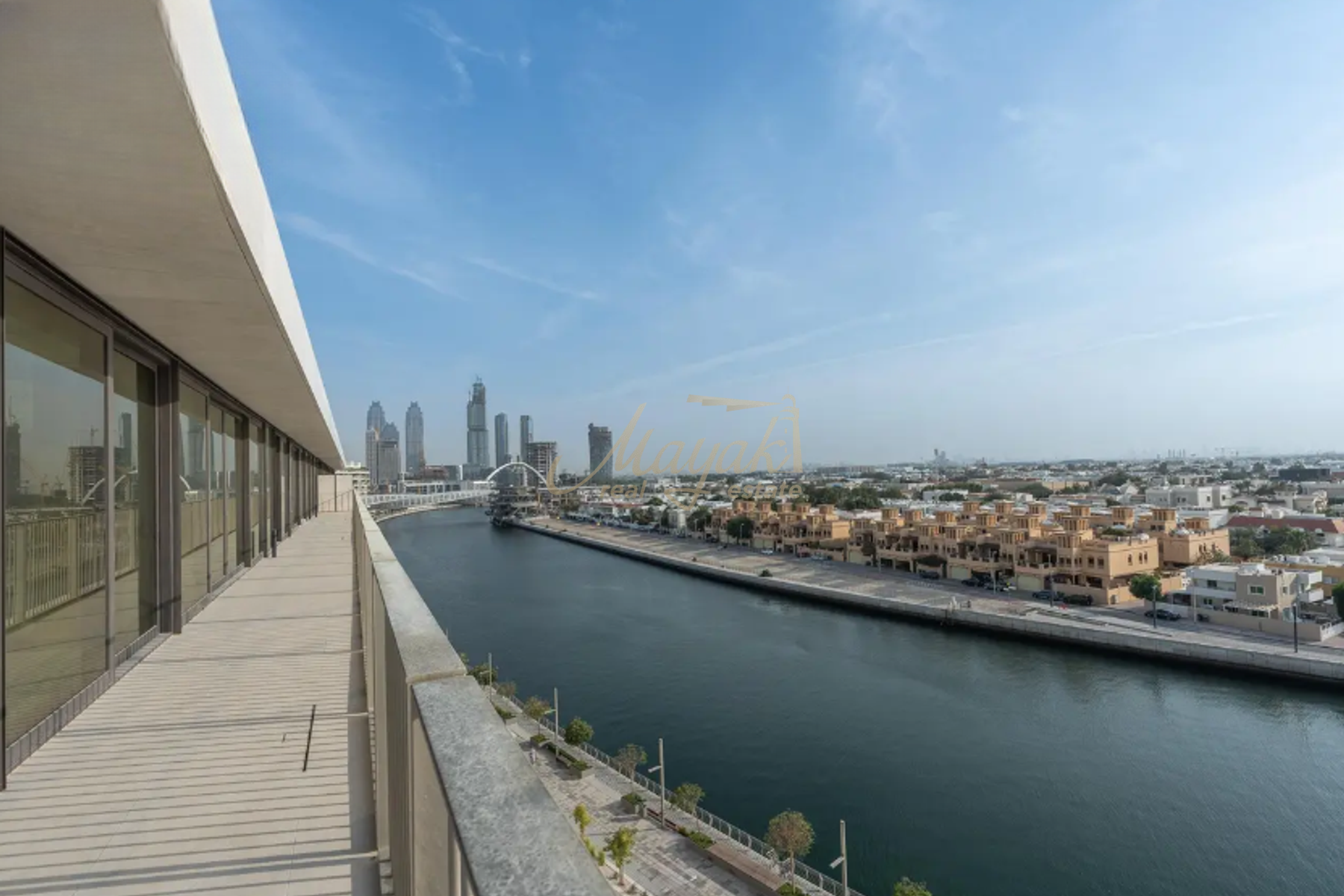 Elegant 4-Bedroom Waterfront Home in Eden House The Canal