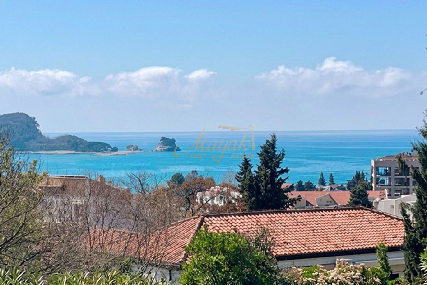 One-Bedroom Apartment in Podkosljun, Budva