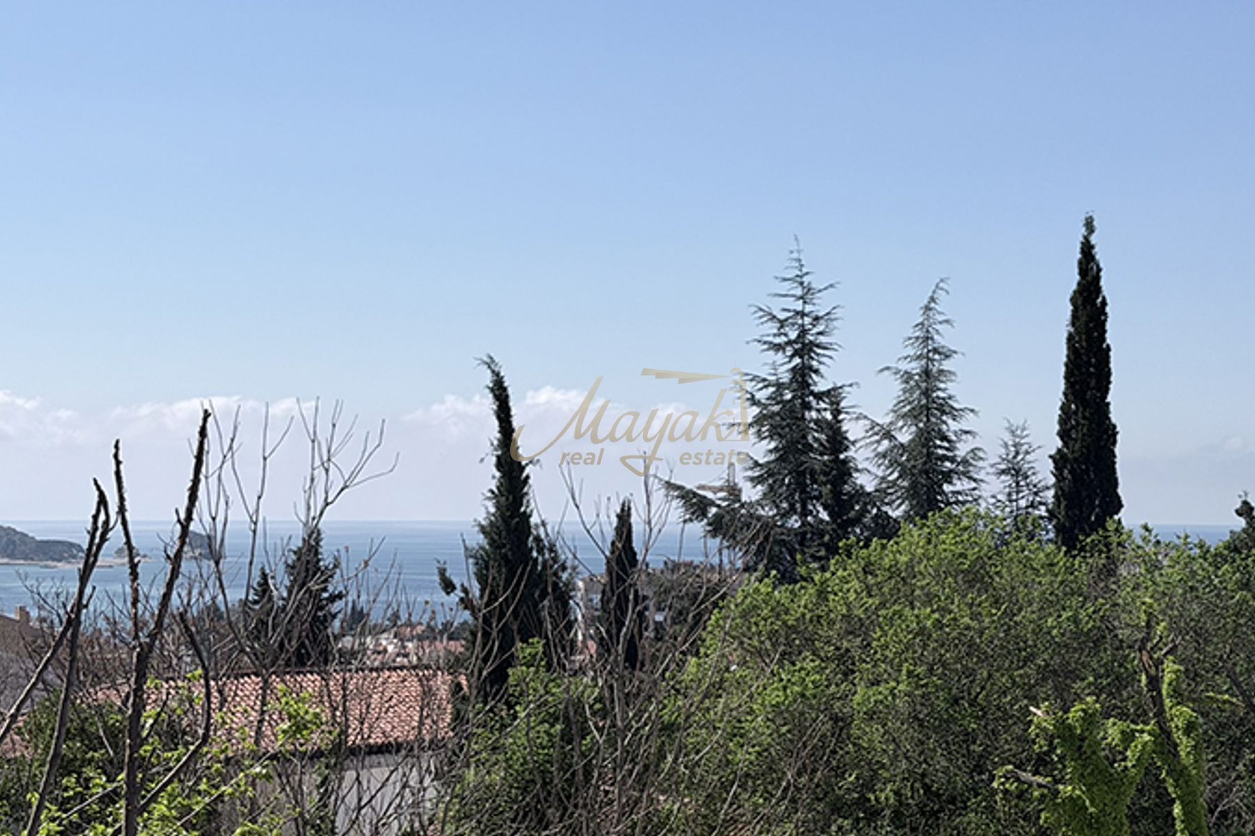 One-Bedroom Apartment in Podkosljun, Budva