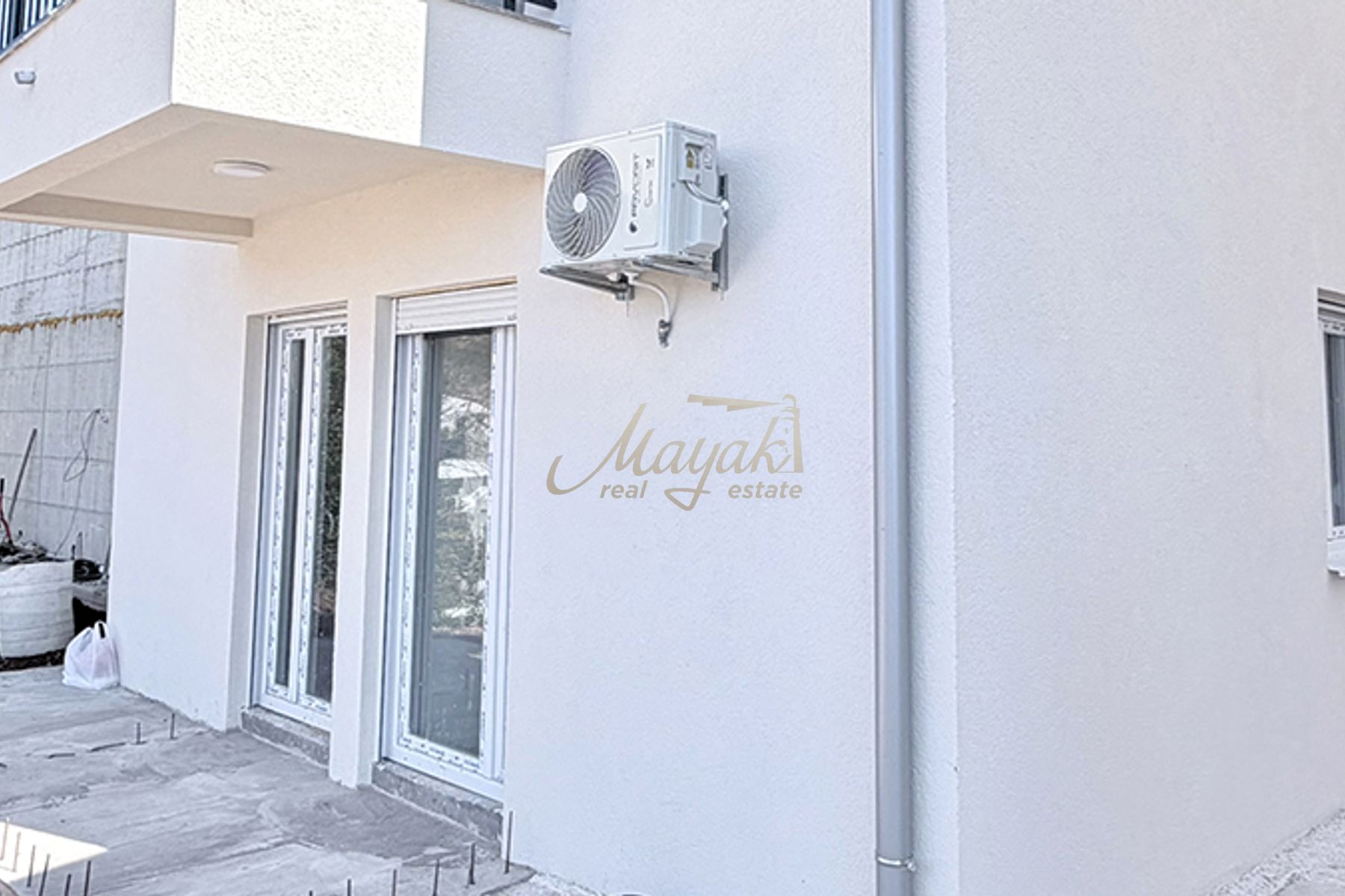 One-Bedroom Apartment in Podkosljun, Budva