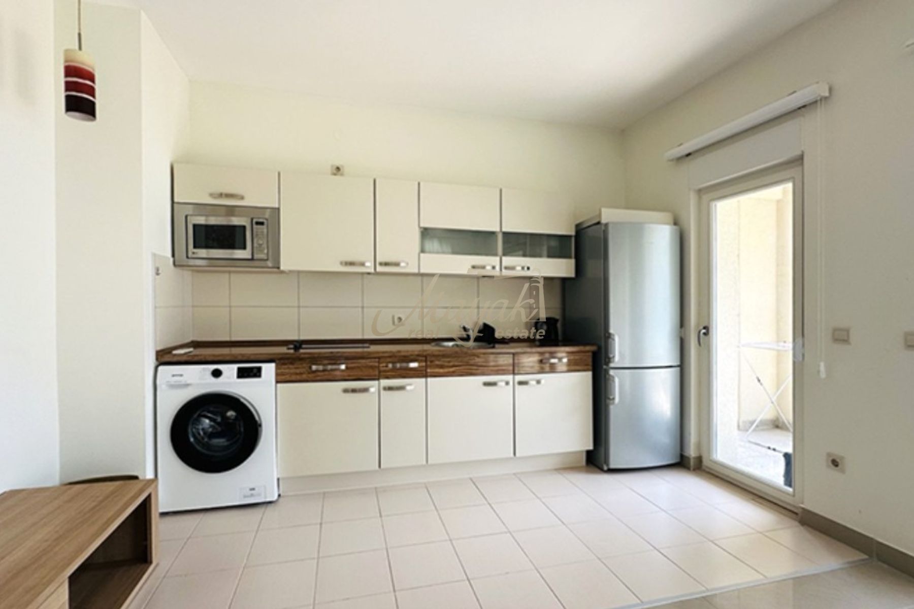 Two-Bedroom Waterfront Apartment in Risan