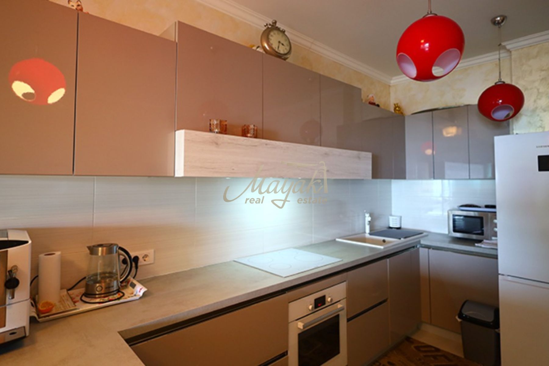 Three-Bedroom Penthouse with Roof Terrace in Bečići