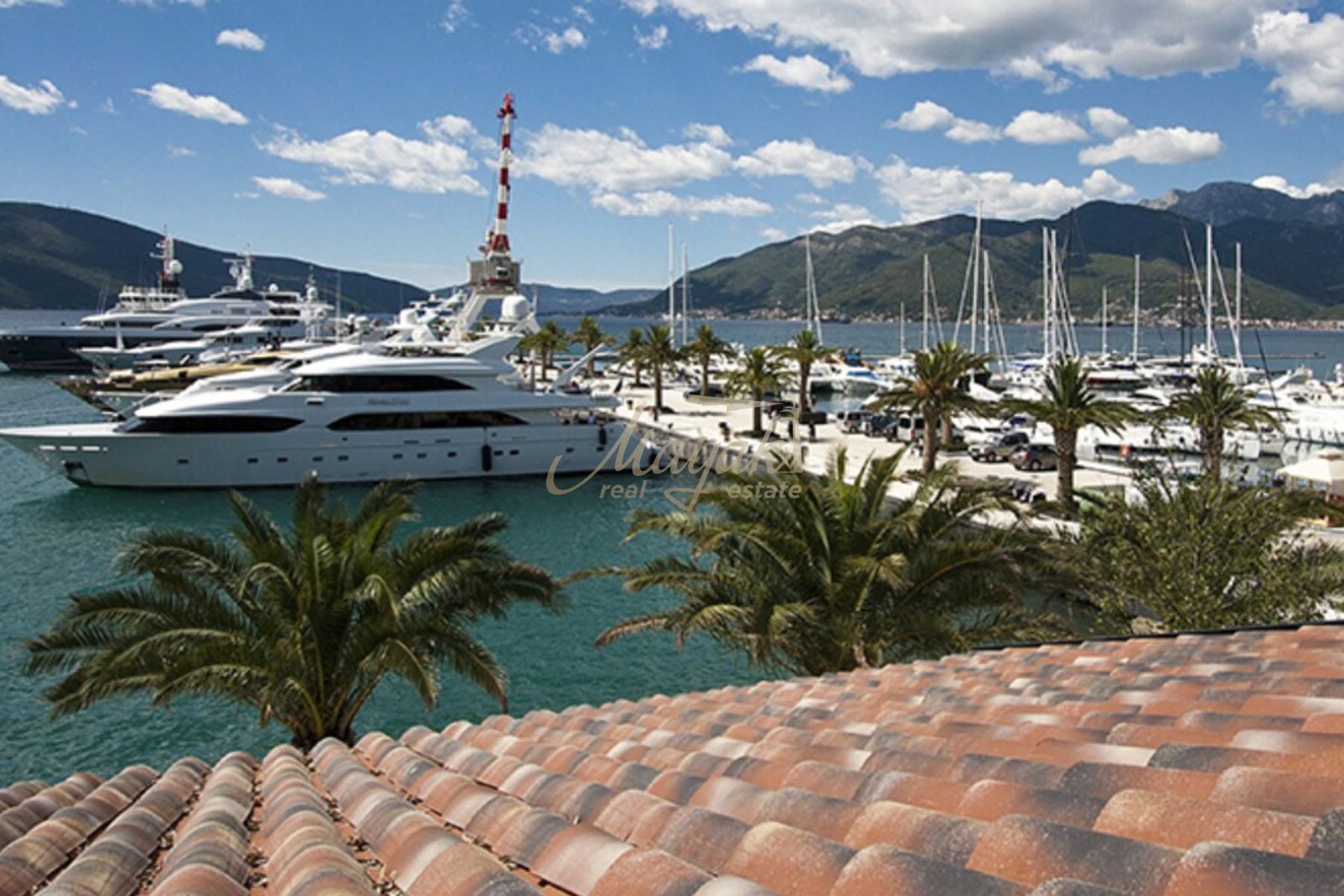 Two-Bedroom Apartment with Sea Views in Tivat