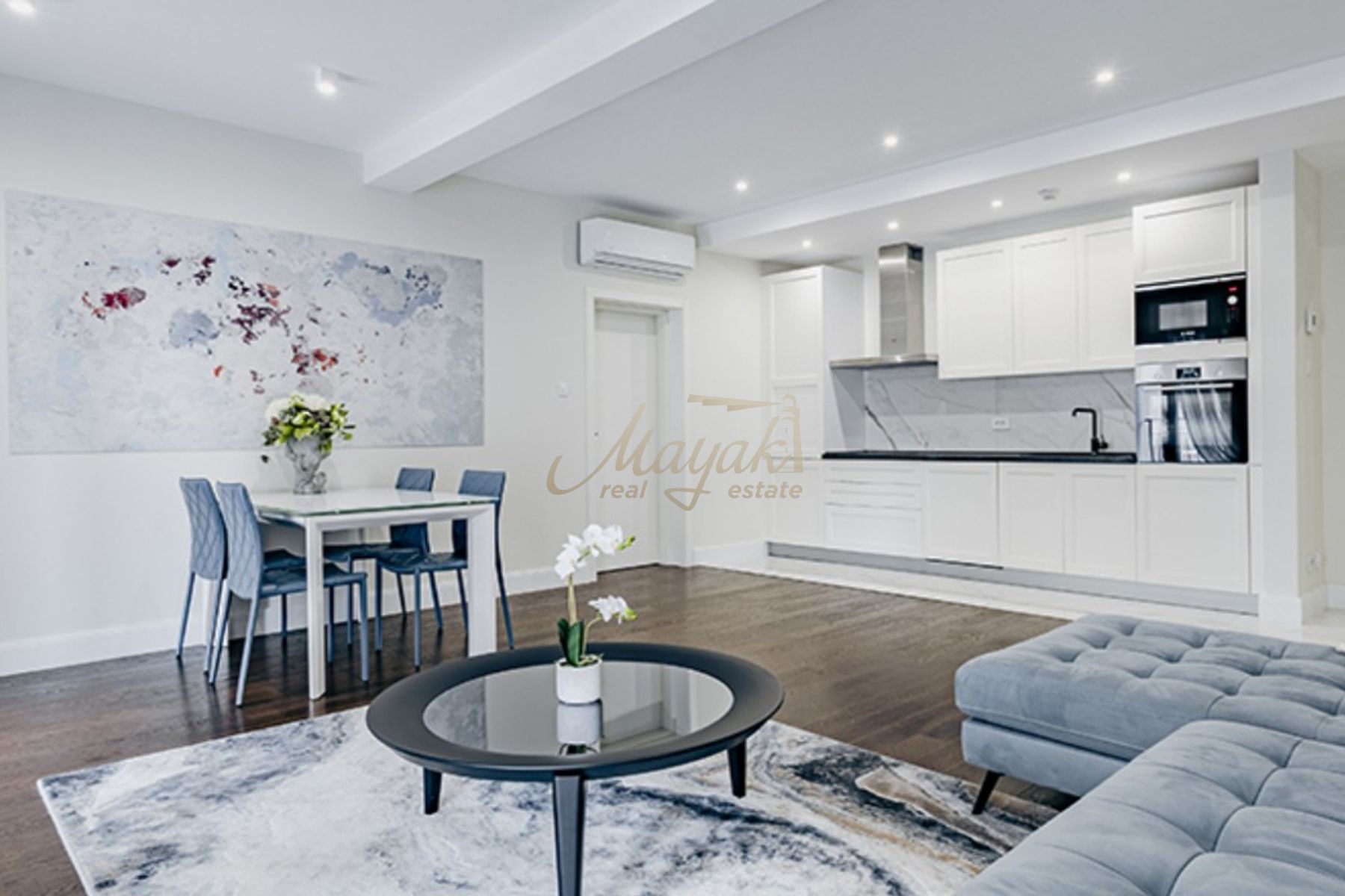 Three-Bedroom Villa in Portofino, Porto Novi