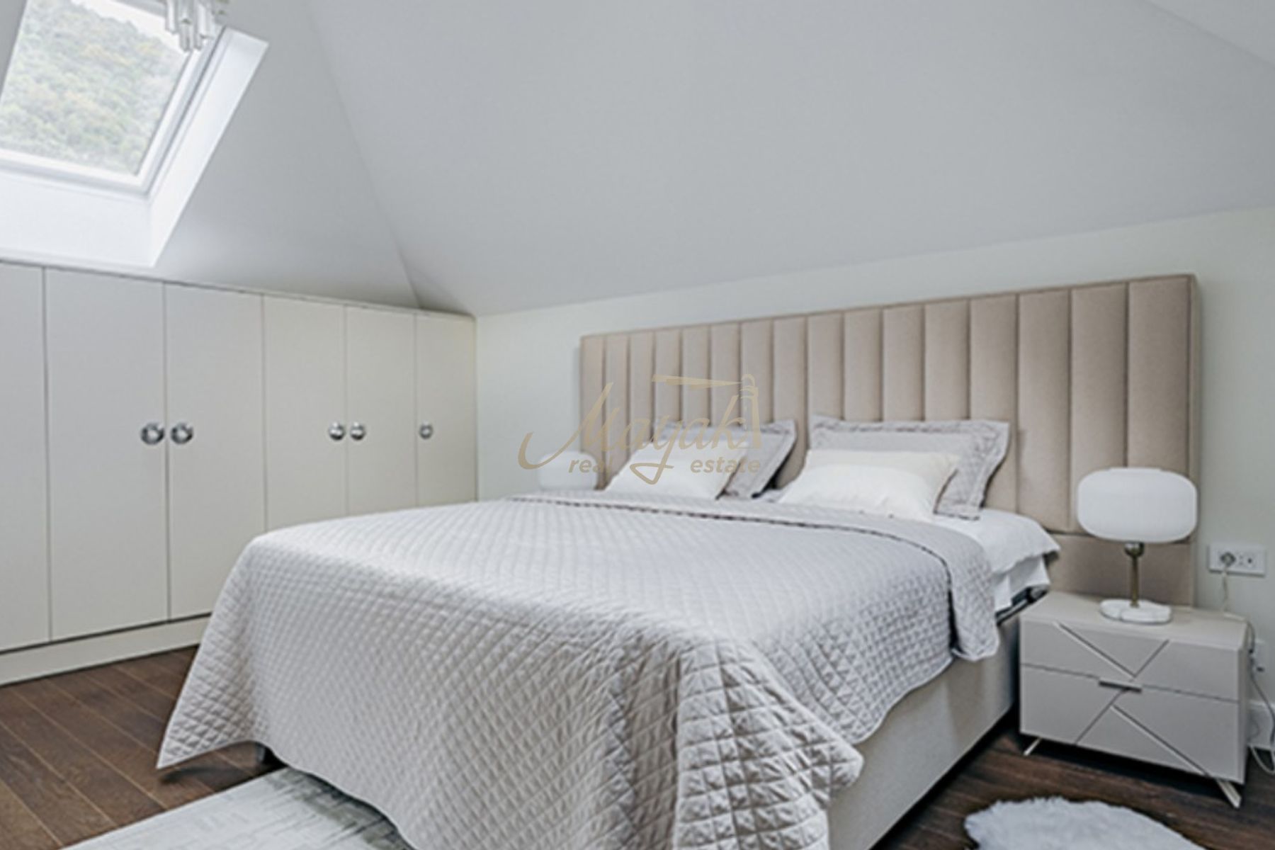 Three-Bedroom Villa in Portofino, Porto Novi