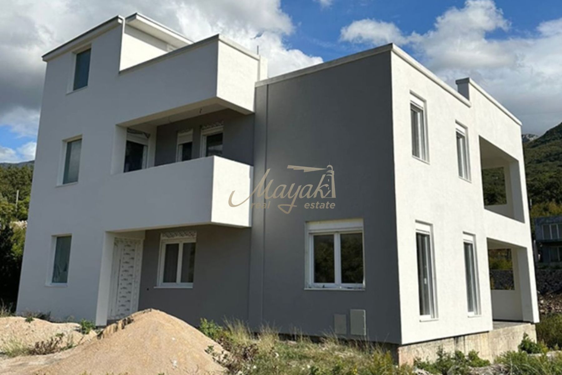 Seven-Room Villa with Panoramic Sea Views, Bar