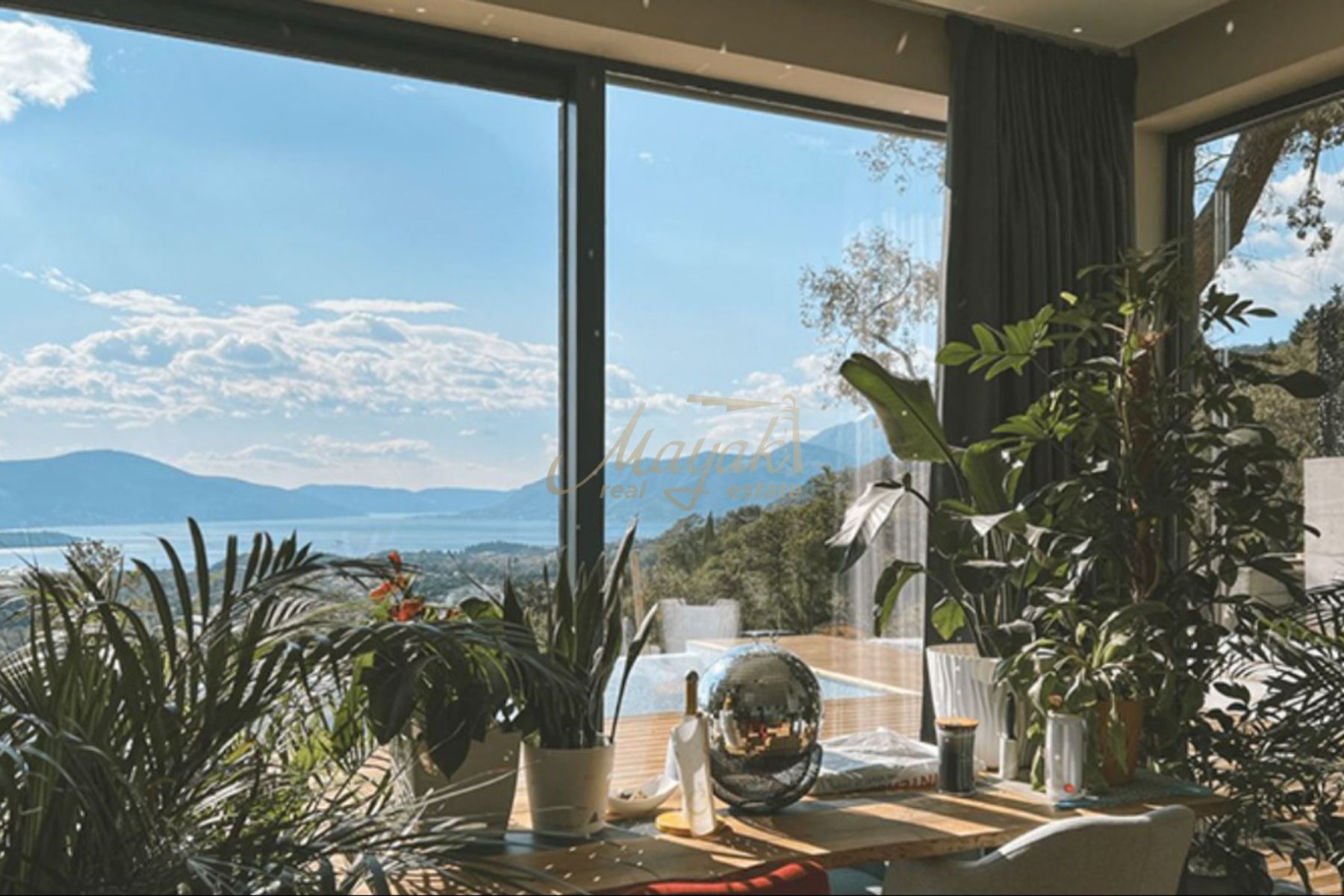 Four-Bedroom Private Villa in Tivat