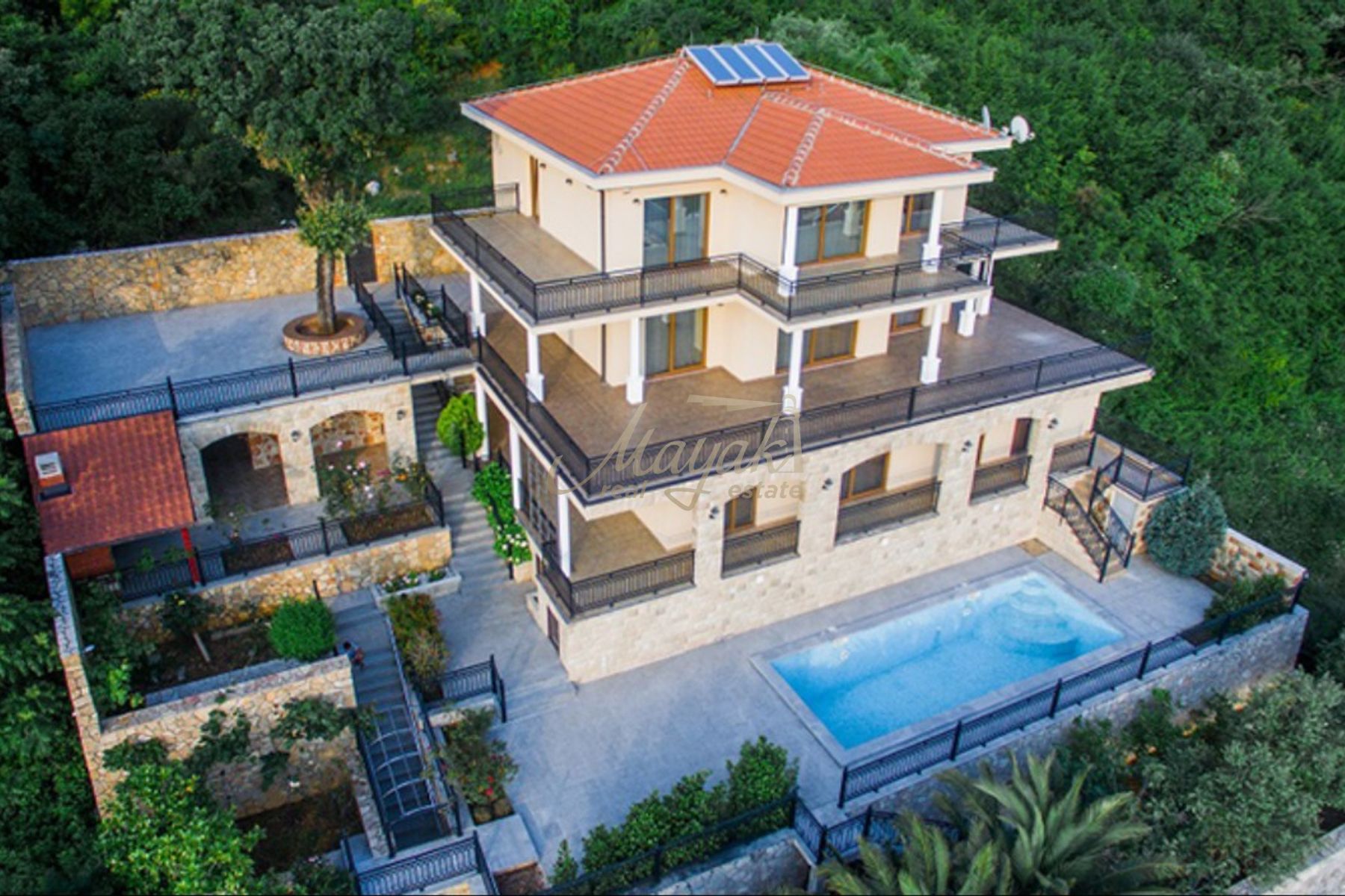 Four-Bedroom Panoramic Sea View Villa in Budva
