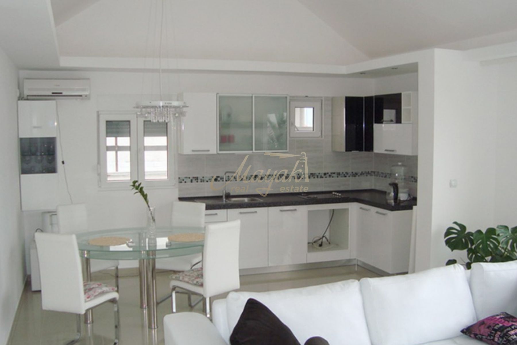 Three-Bedroom Family House in Krašići