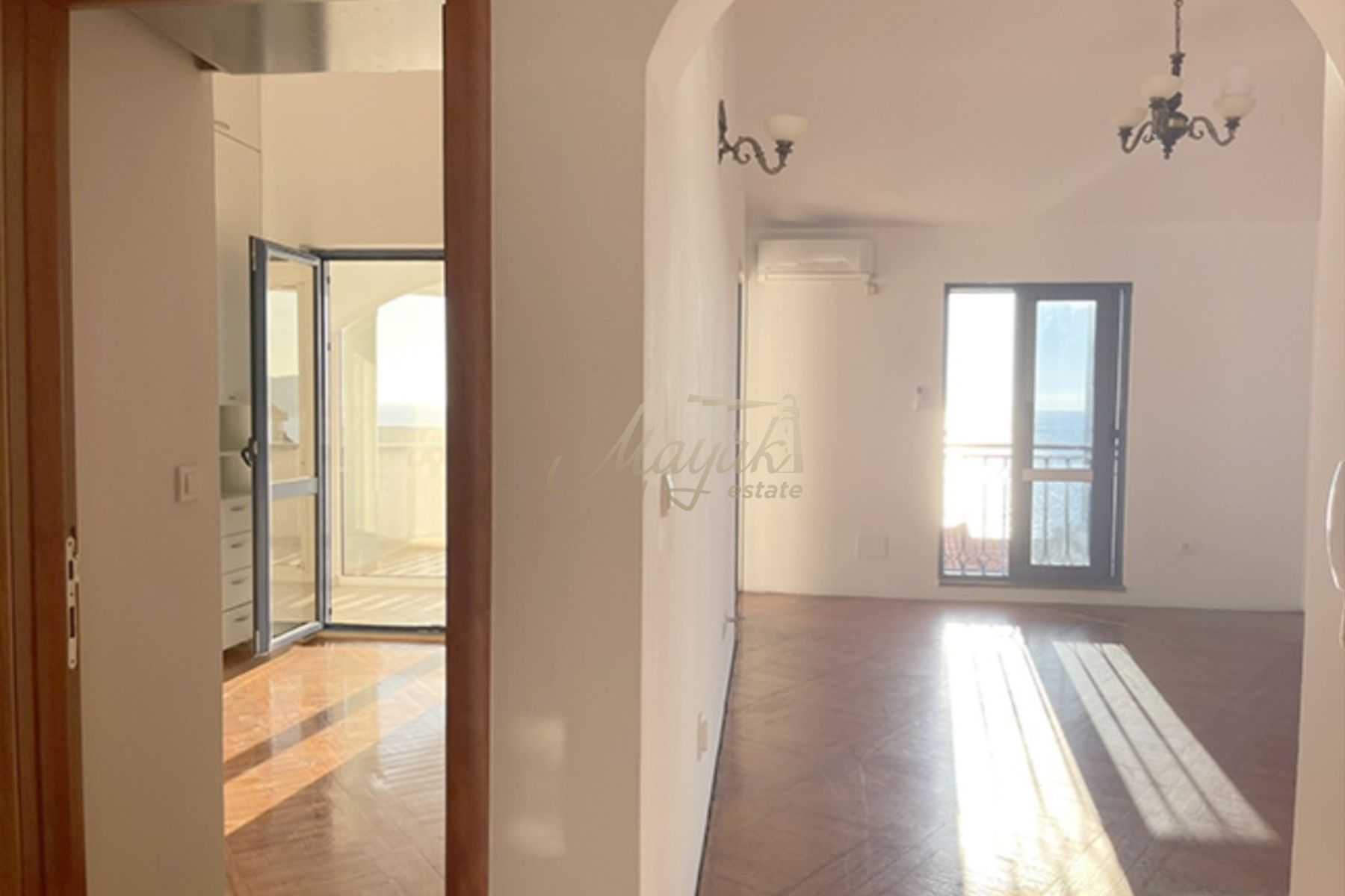Modern Two-Bedroom Apartment in Pržno, Budva