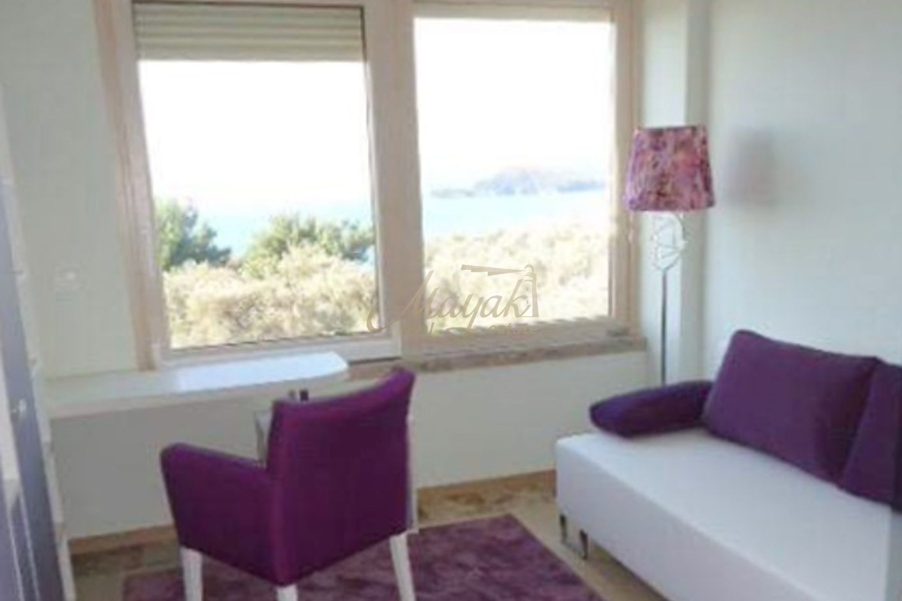 Modern Three-Bedroom Apartment, Sveti Stefan