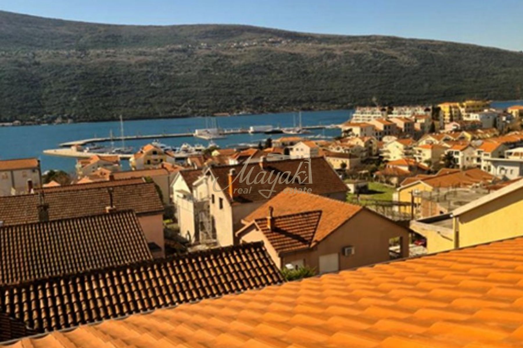 Two-Bedroom Penthouse with Sea View, Portonovi