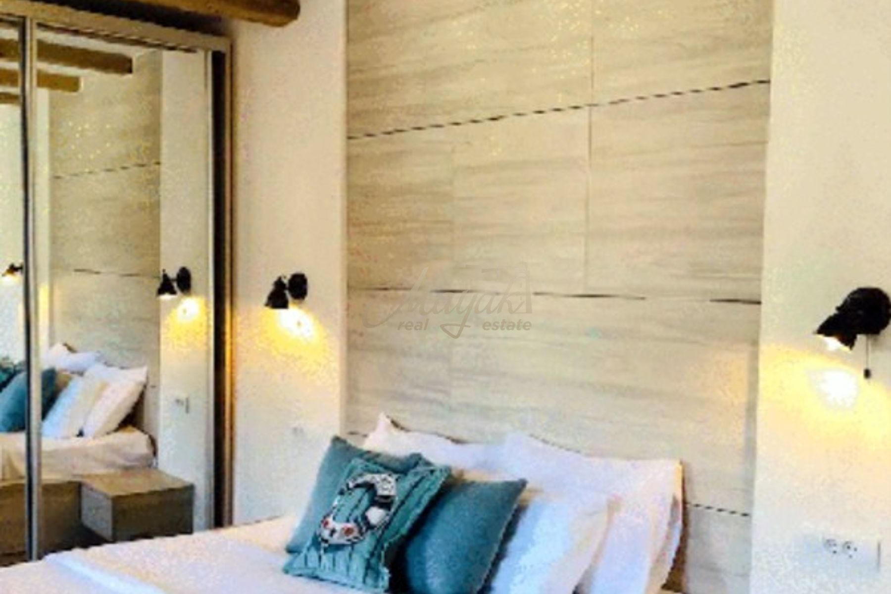 Three-Bedroom Duplex Apartment, Old Town Kotor