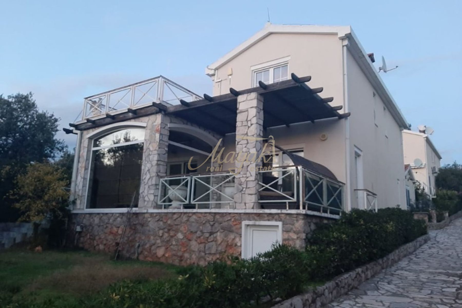 Four-Bedroom House in Bigova Fishermen Village