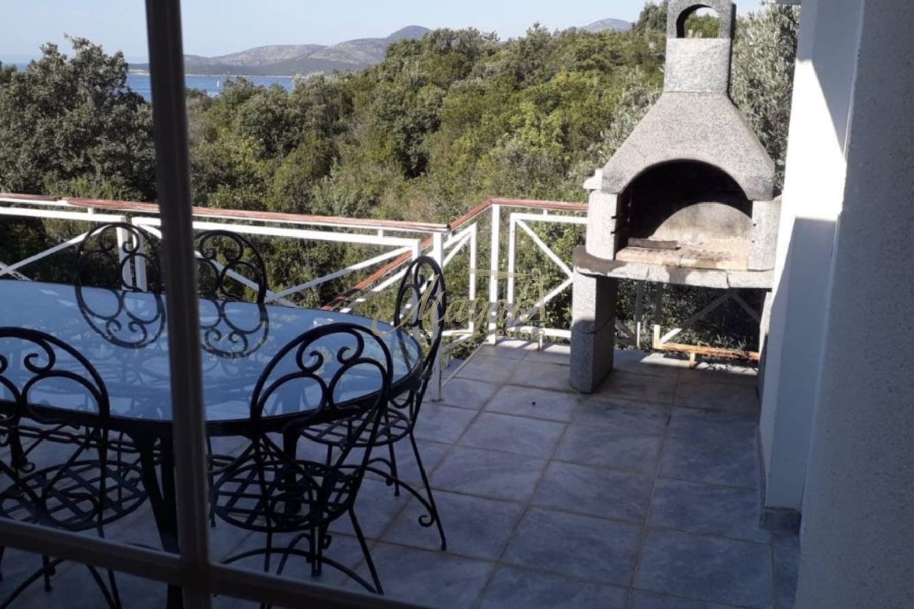Four-Bedroom House in Bigova Fishermen Village