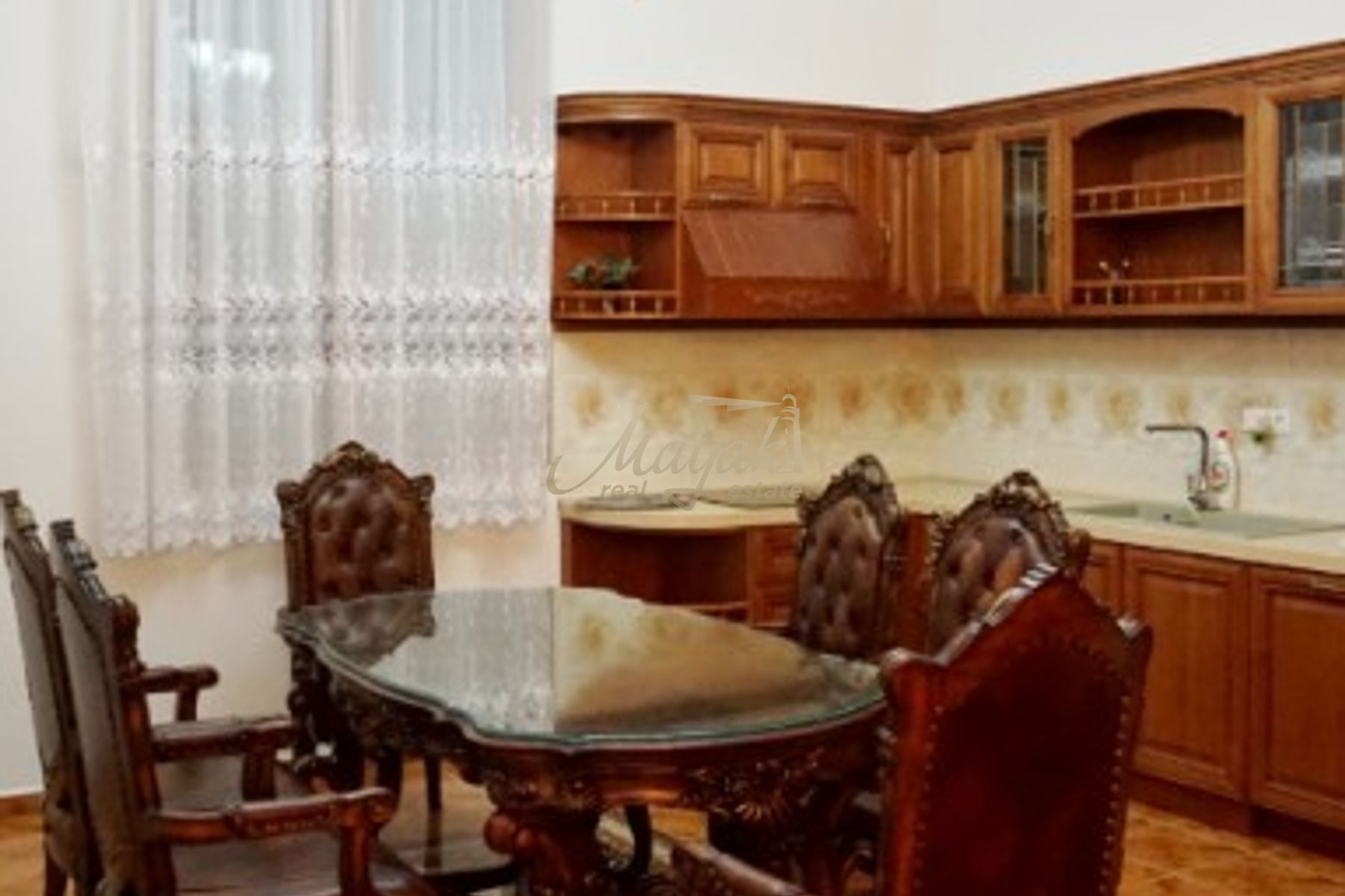 Seven-Room Villa in Radovici, Tivat District