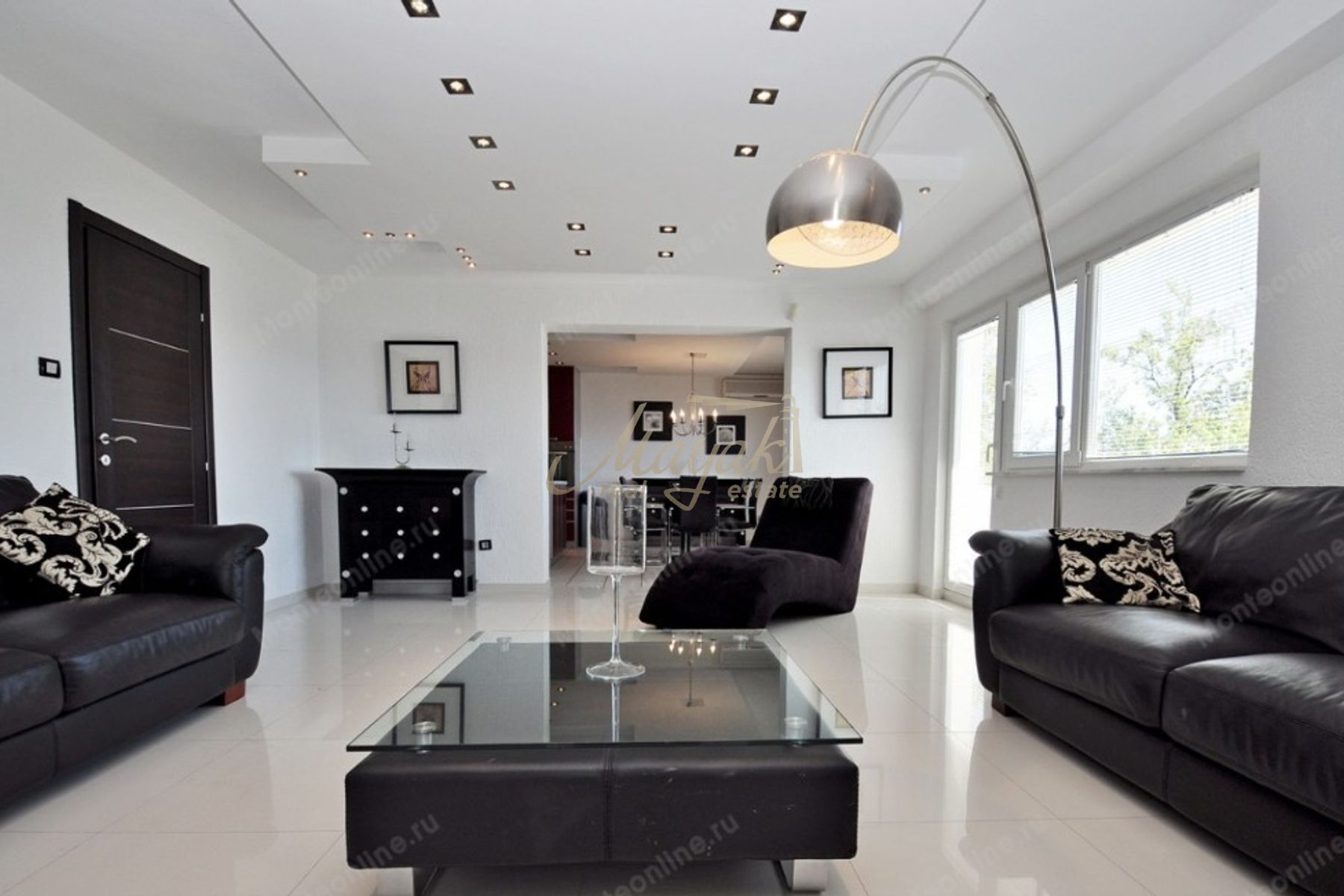 Six-Bedroom Residential Villa in Tivat, Kotor