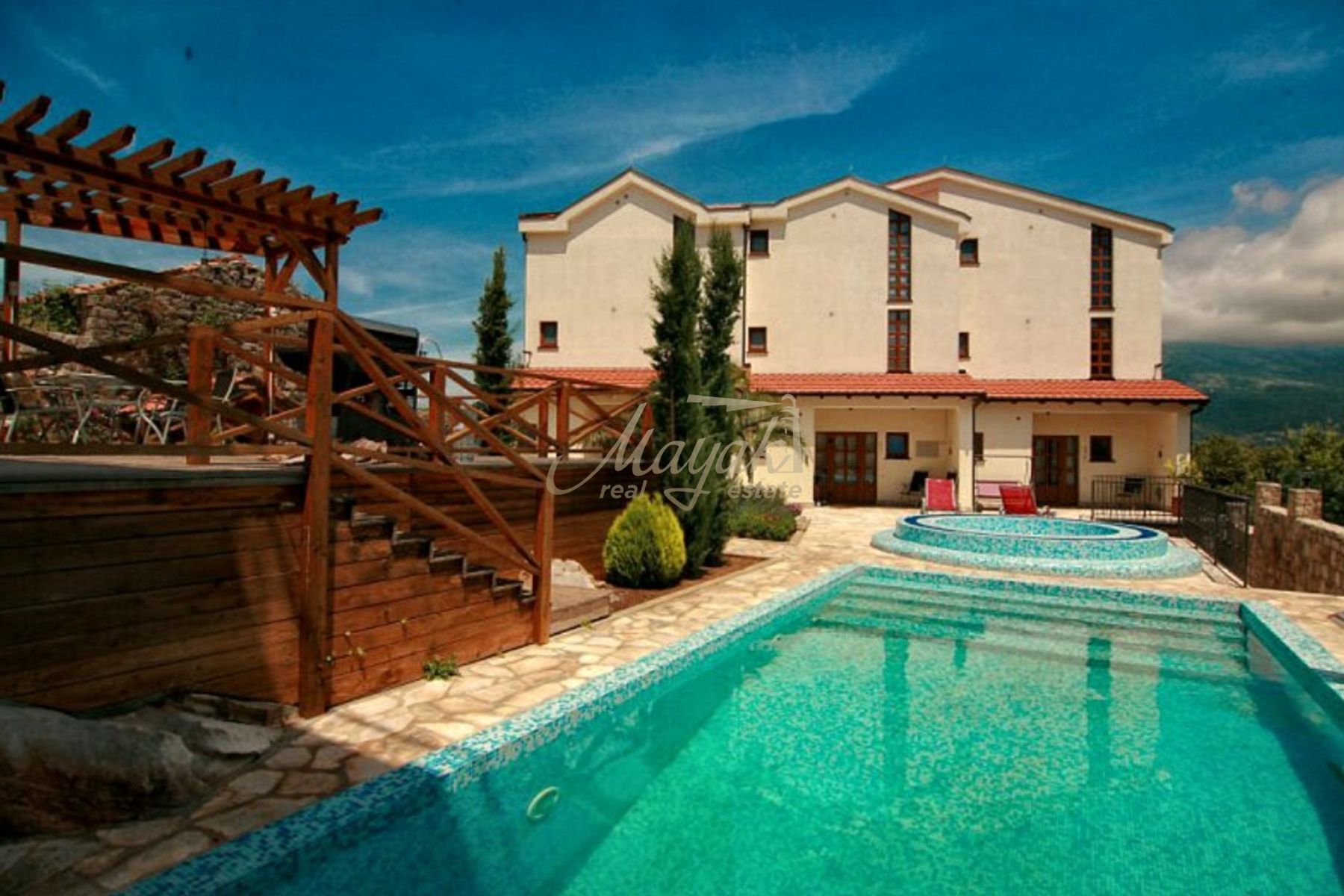Four-Bedroom Three-Level Townhouse in Bigovo
