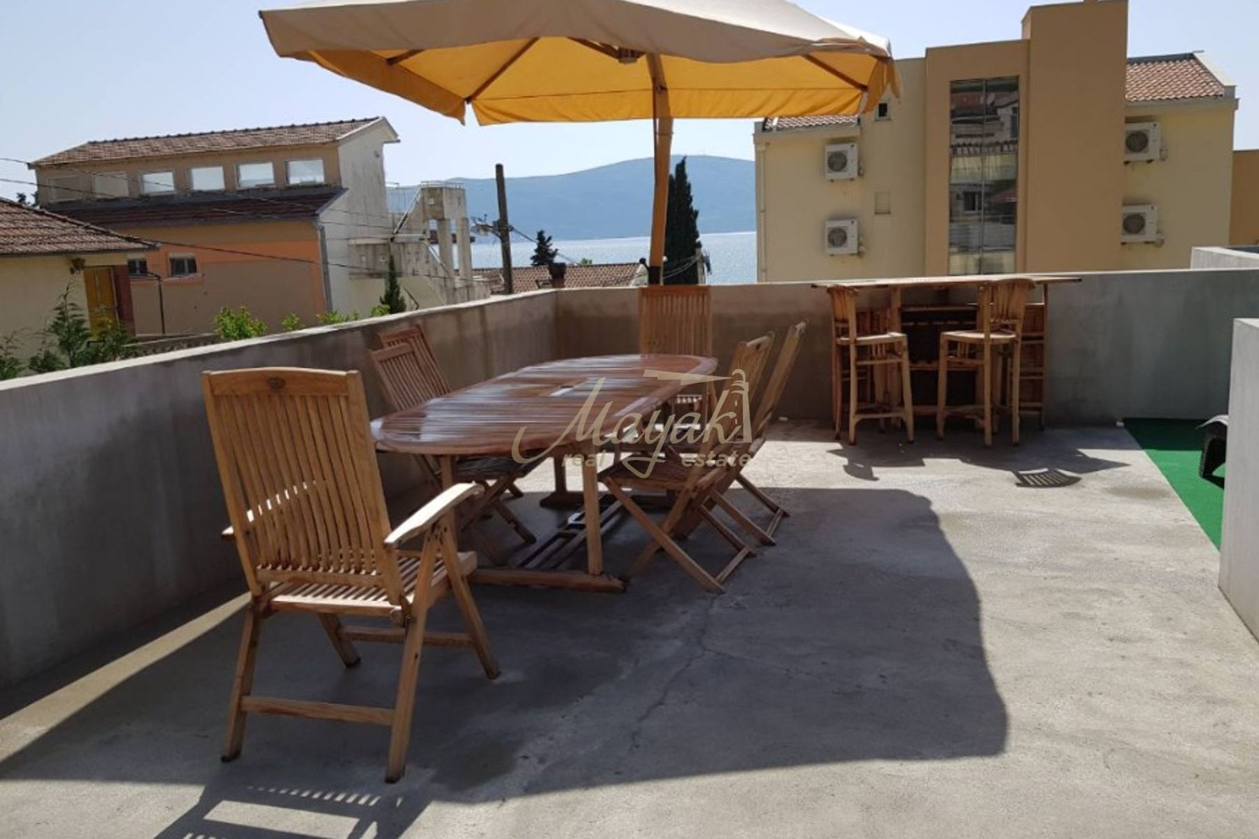Five-Bedroom Seafront Villa in Donja Lastva