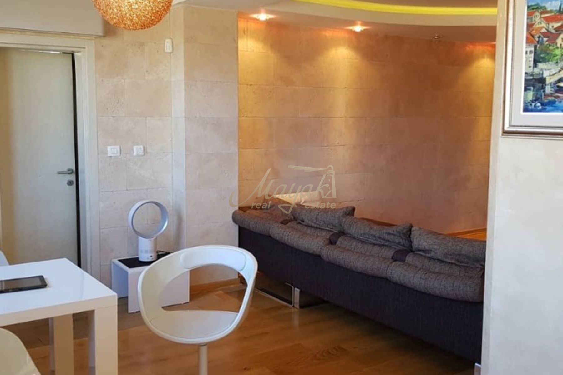 Four-Bedroom Villa Close to Porto Montenegro