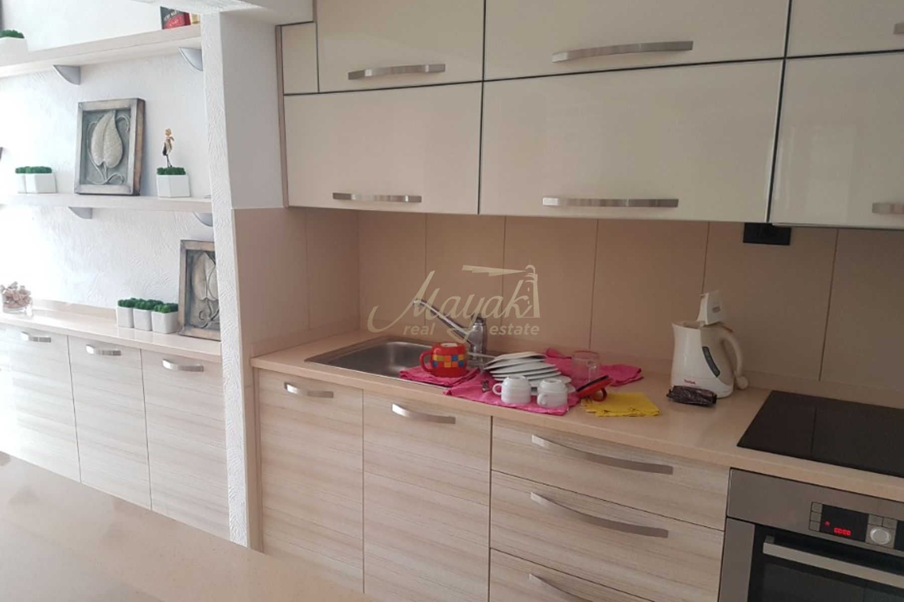 Four-Bedroom Panoramic Penthouse in Rafailovici