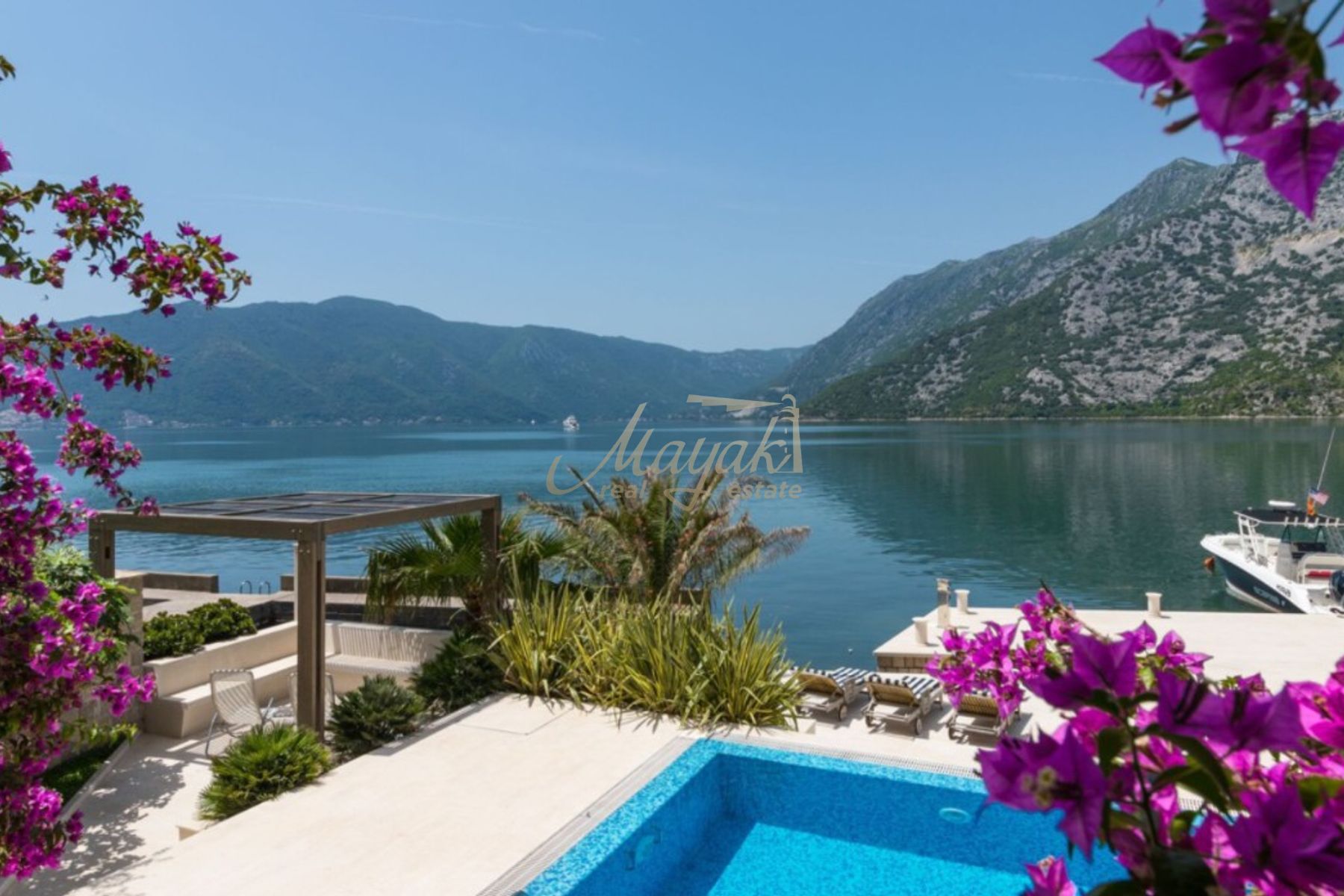 Four-Bedroom Waterfront Stone Villa in Risan