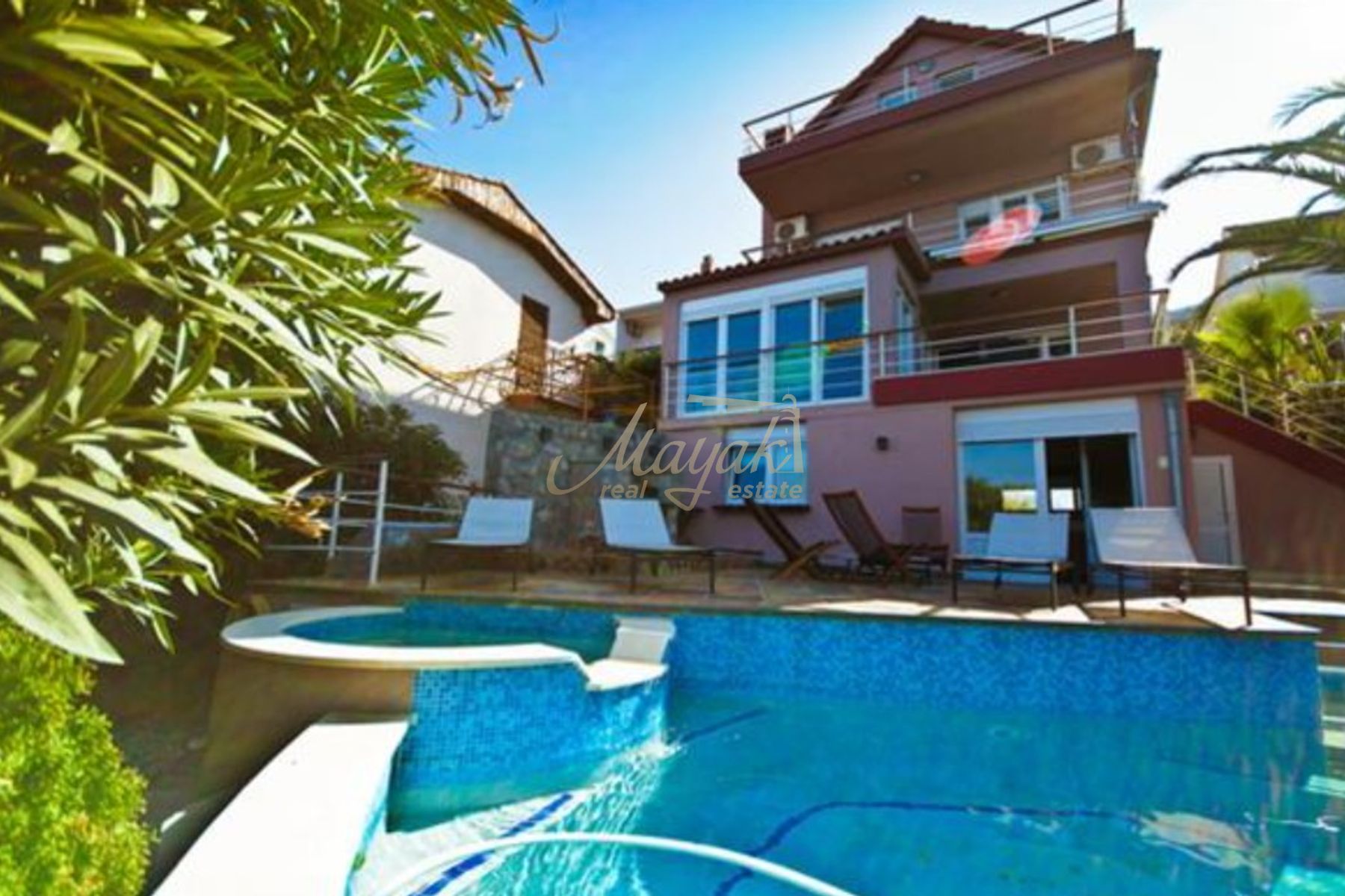 Four-Bedroom Villa on the Krasici Coastline