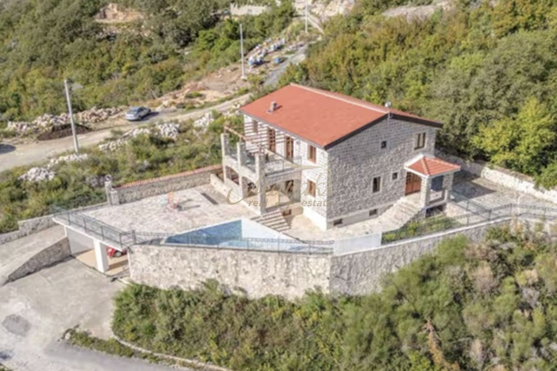 Four-Bedroom Authentic Stone Villa in Petrovac