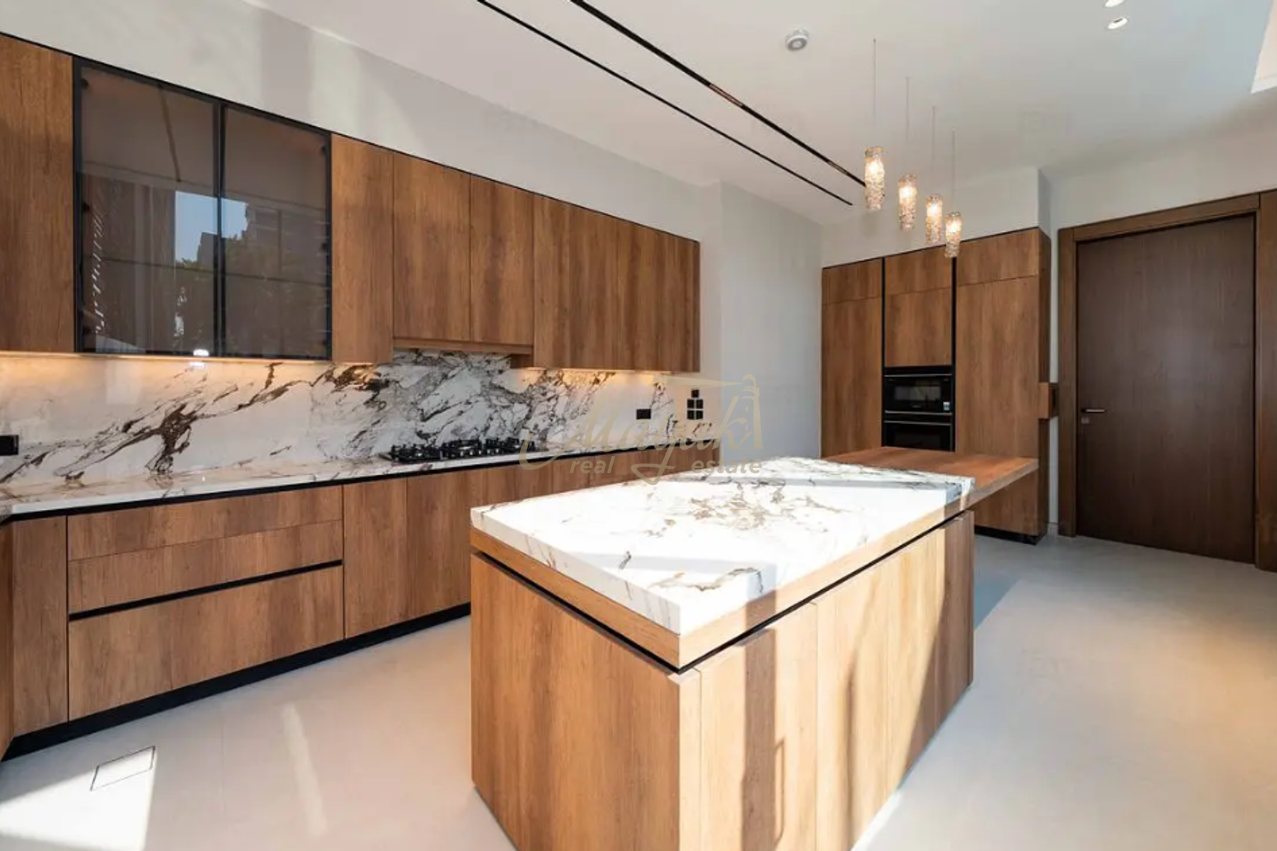 Роскошная современная вилла, построенная по индивидуальному проекту | Вид на лагуну и Бурдж-Халифа